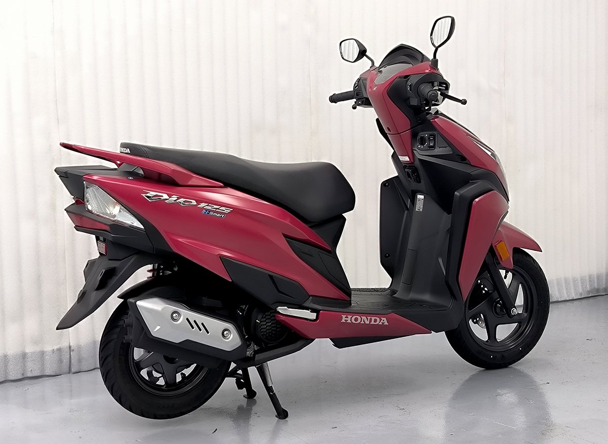 Honda Dio 125 2024 trái sau Honda Dio 125 2024 trái sau